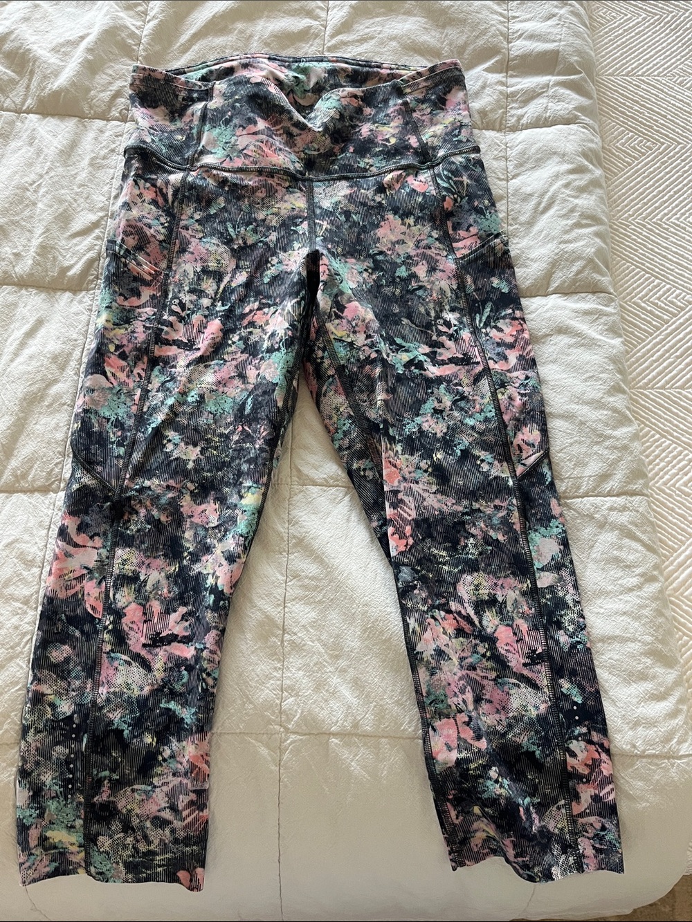 lululemon athletica Floral Abstract Print crop Leggings in Black, Pink, Green